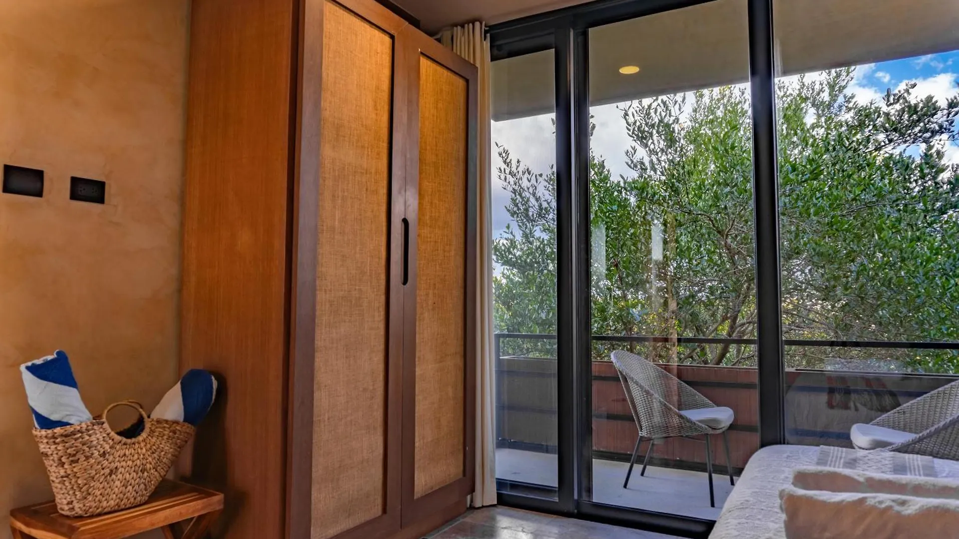 New Modern Apartment 1Bdr - Beach Access Tulum